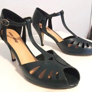 Unique Vintage Forest Green Leatherette Peep Toe